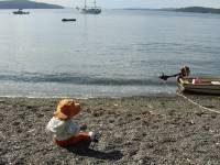 22JUN02_turn_island_zak_playing <?xml version=